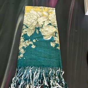 NWOT green and yellow floral pashmina scarf